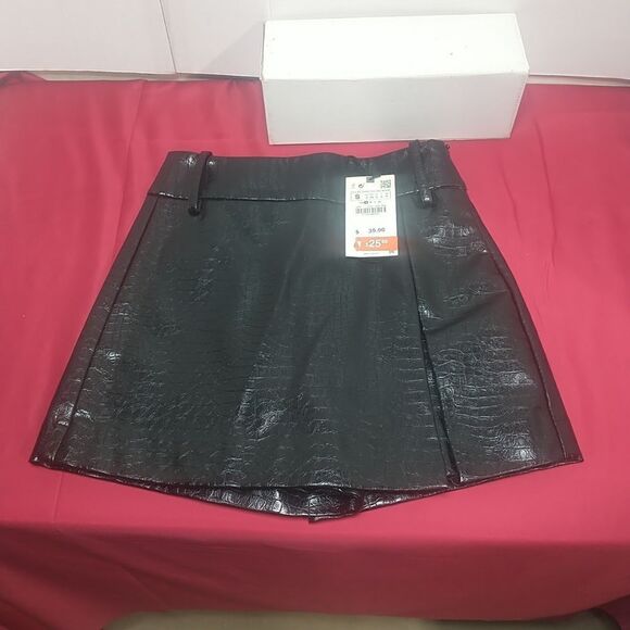 Zara High Waisted Club Shorts SZ Small New with Tags - Picture 1 of 11